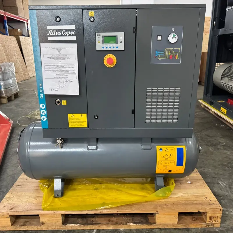 Compresor de tornillo con inyección de aceite Atlas Copco G5 FF, 5,5 kW, 7,5 HP, secador integrado, original